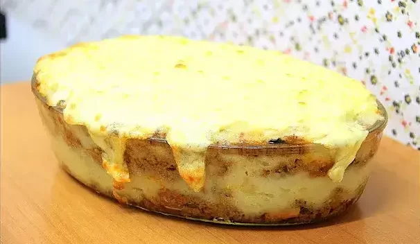 Receitas Fáceis: Carne Moída com Purê de Batatas no Forno, Delícia Caseira para Toda a Família