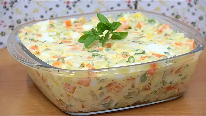 : Salada de Maionese Caseira, Prática e Saborosa para o Seu Almoço 