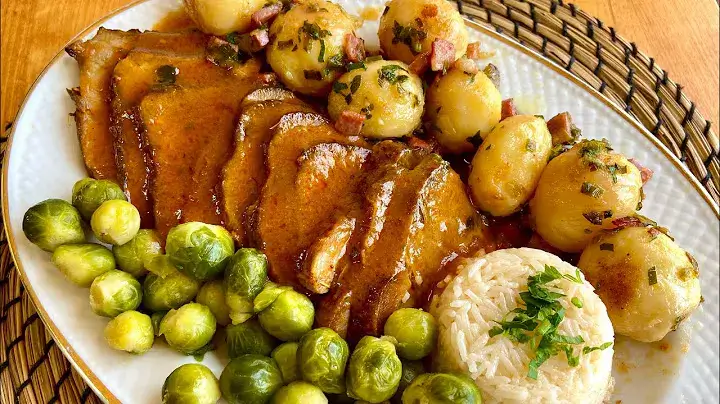 Carne Assada com Molho Divinal e Batatas Salteadas: Uma Refeição Portuguesa Irresistível