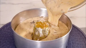 Bolo Caseiro Irresistível com Caramelo e Coco: Simples e Saboroso