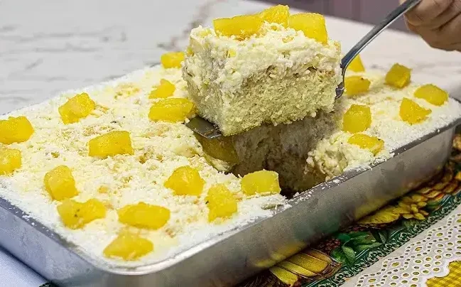 Bolo Gelado de Abacaxi: Receita Fácil e Cremosa para Deixar Todo Mundo com Água na Boca