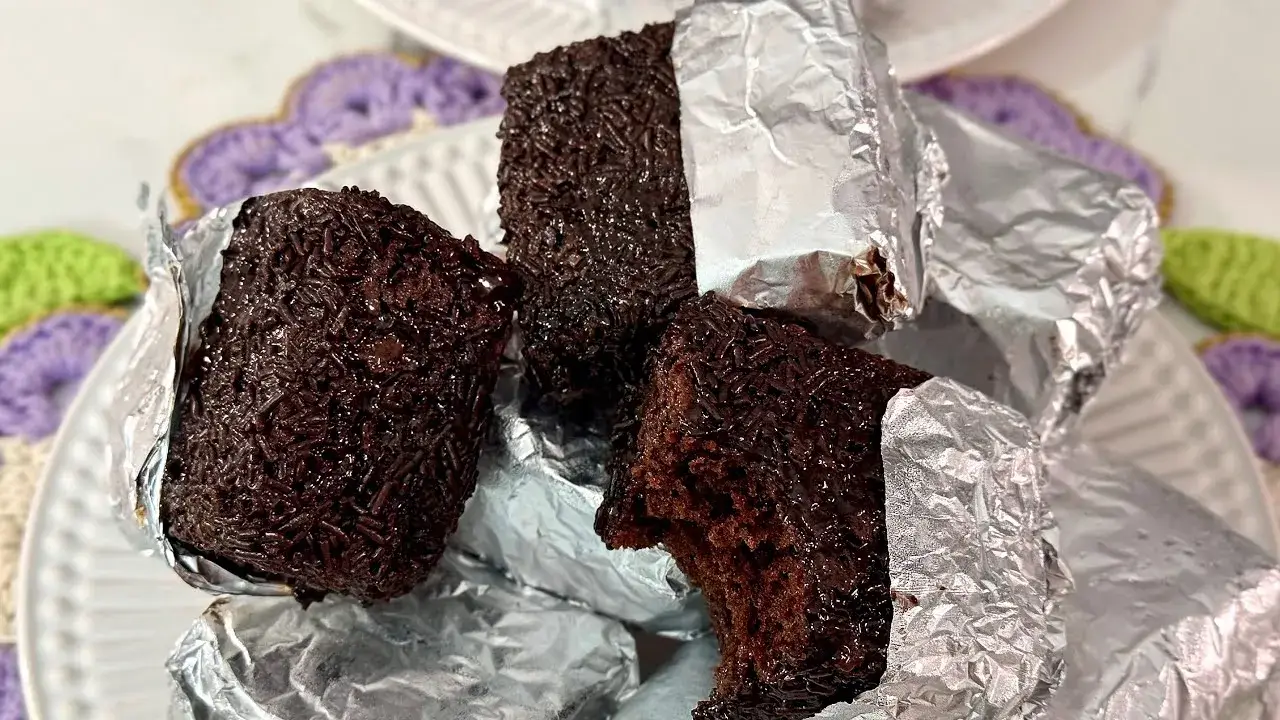 Bolo de Chocolate Super Molhadinho: A Receita Perfeita para o seu Cafezinho