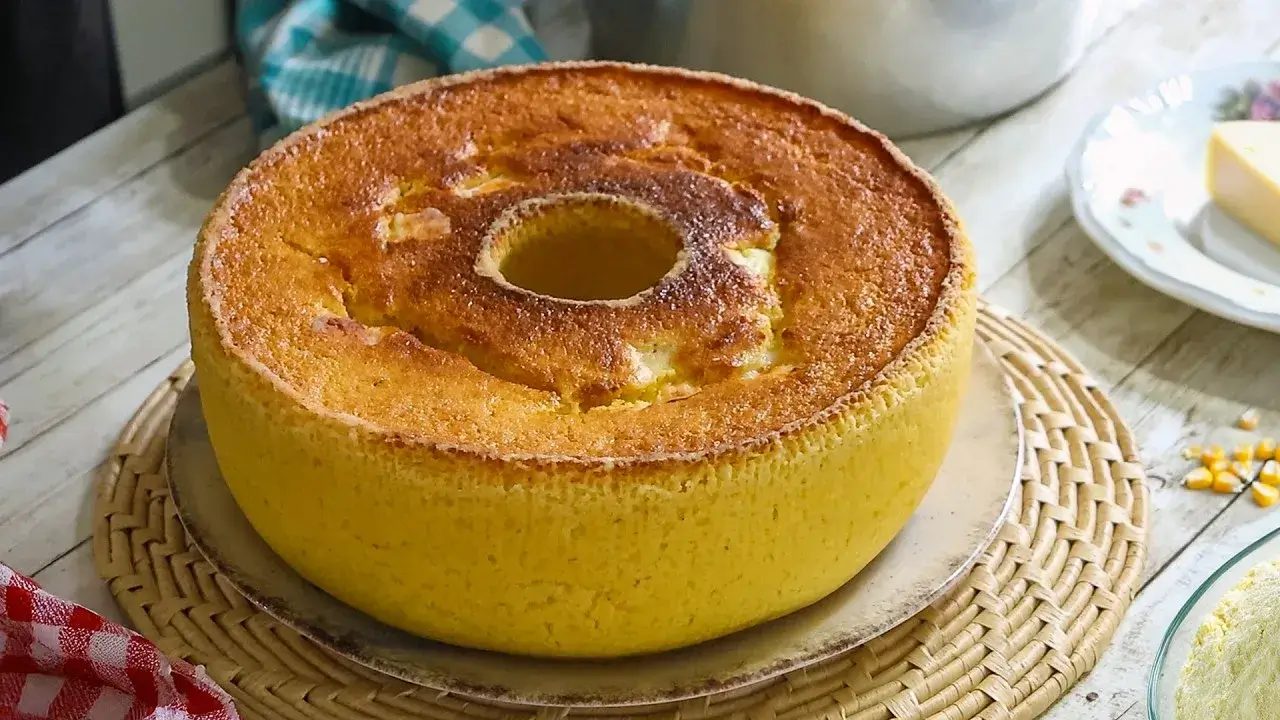 Bolo de Milho com Queijo Cremoso que Vai Surpreender Você