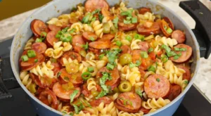 Macarronada de Calabresa Cremosa e Super Saborosa: Receita Rápida e Fácil