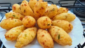 Bolinhos de Arroz Crocantes e Fofinhos: A Melhor Receita para Aproveitar as Sobras de Arroz