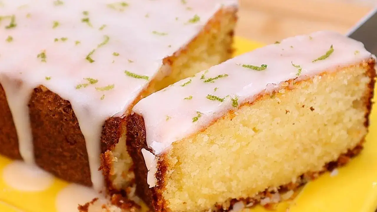 Bolo de Limão Fofíssimo com Cobertura Delicada, Você Precisa Fazer Esse Bolo