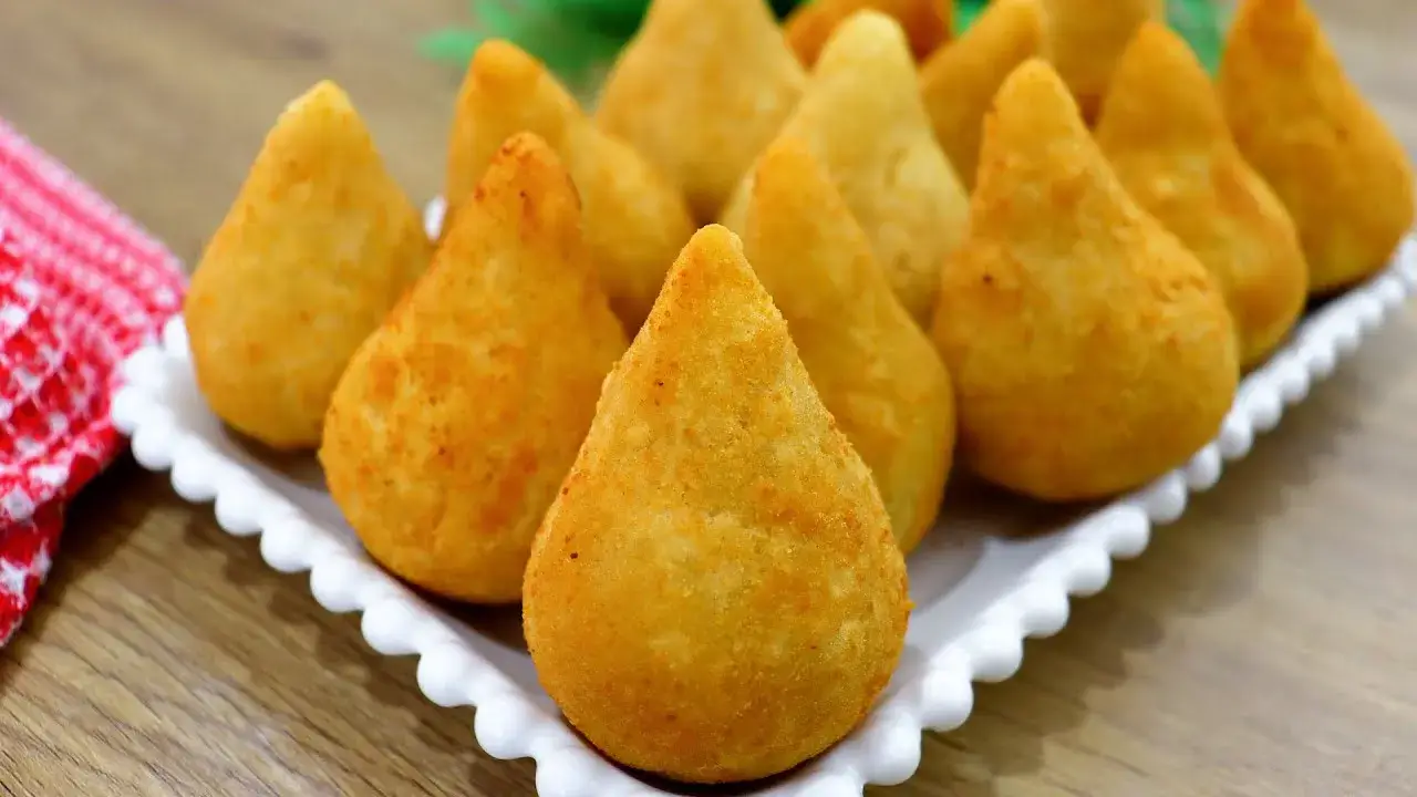 Coxinha de Frango Crocante por Fora e Macia por Dentro, Receita Fácil Já Faça