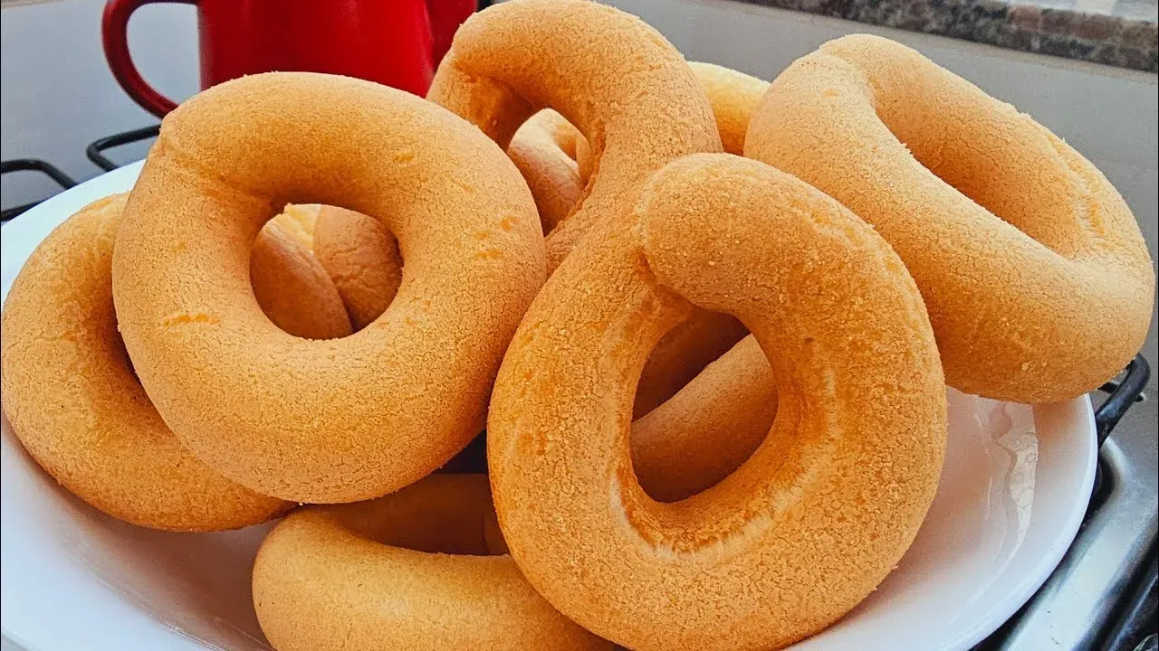 Rosquinha de Polvilho Doce Crocante e Fofinha: Só 3 Ingredientes