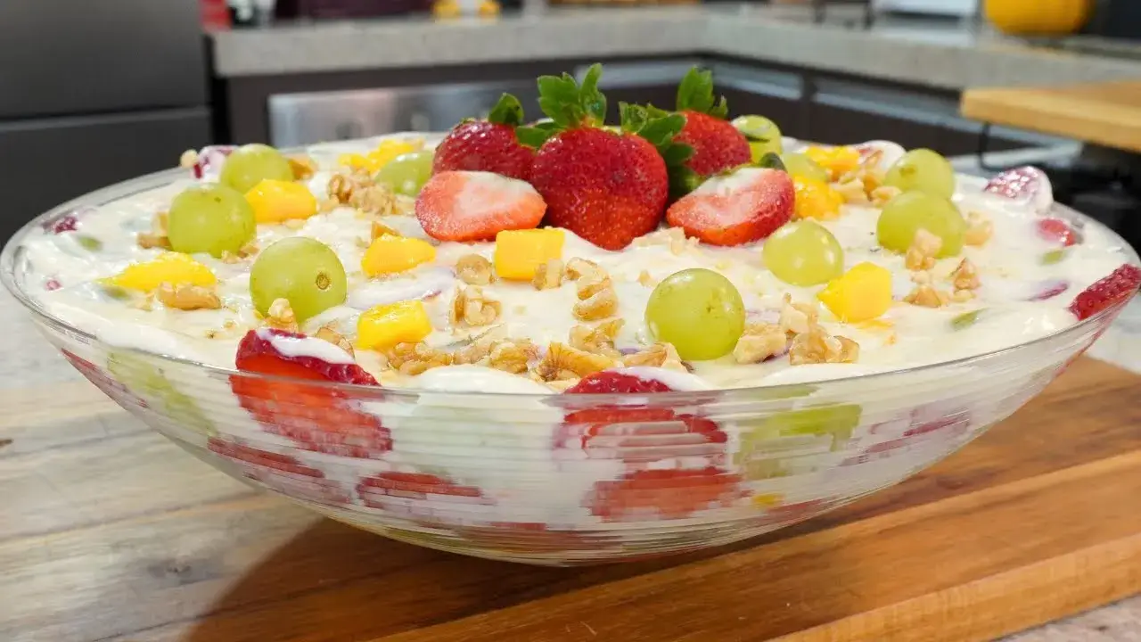 Salada de Frutas em Camadas: Quer Aprende a Fazer?
