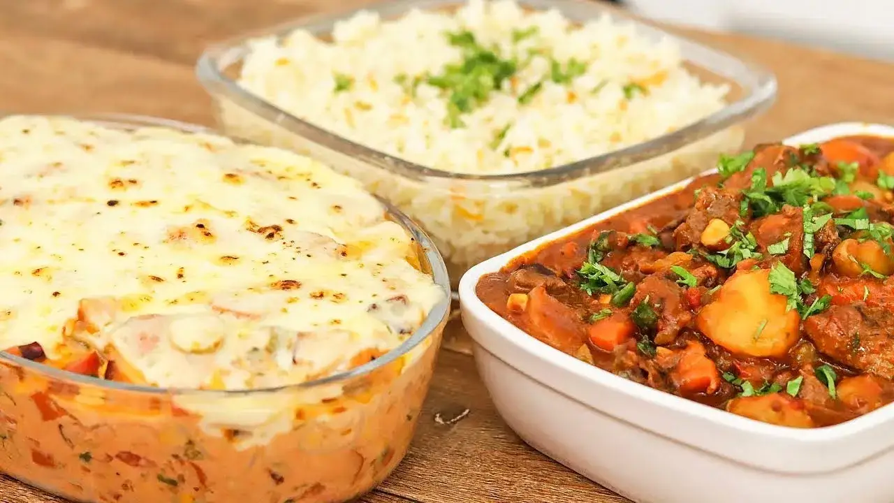 Almoço Rápido: Picadinho com Arroz e Macarrão de Forno, Receita Fácil, Saborosa e Completa