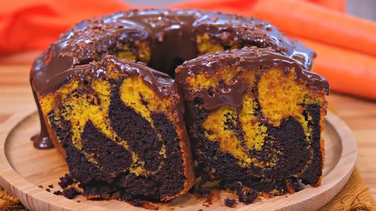 Bolo Mesclado de Cenoura com Chocolate: Uma Deliciosa Combinação de Sabores