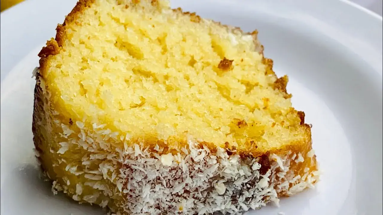 Bolo de Coco de Liquidificador Fofinho e Prático: A Receita Perfeita para o Cafezinho