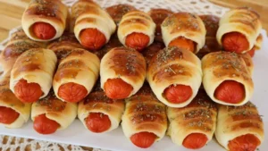 Enroladinho de Salsicha: Aprenda a Fazer o Mini Hot Dog Mais Fácil e Gostoso