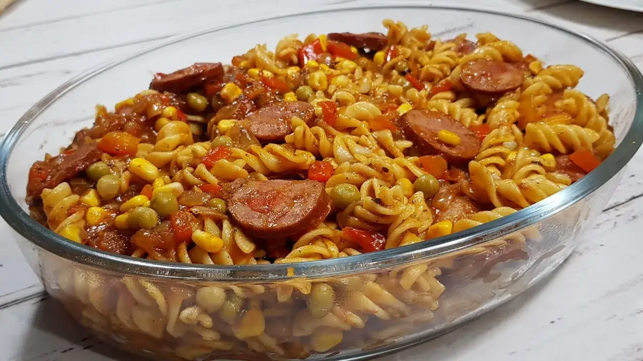 Macarrão com Pepperoni: Receita Simples e Rápida para o Almoço ou Jantar