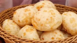 Pão de Queijo Mineiro Sem Ovos: Fácil, Crocante e Delicioso