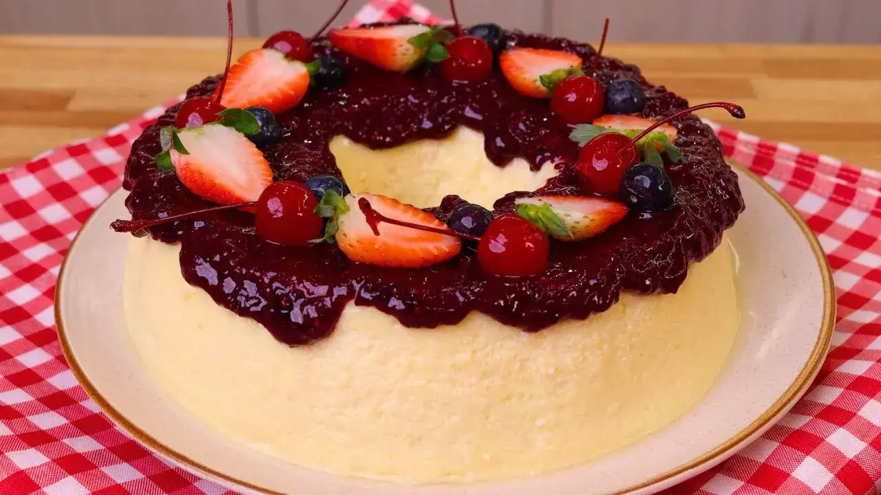 Pudim de Ricota Cremoso com Geleia de Frutas Vermelhas: Simples e Delicioso
