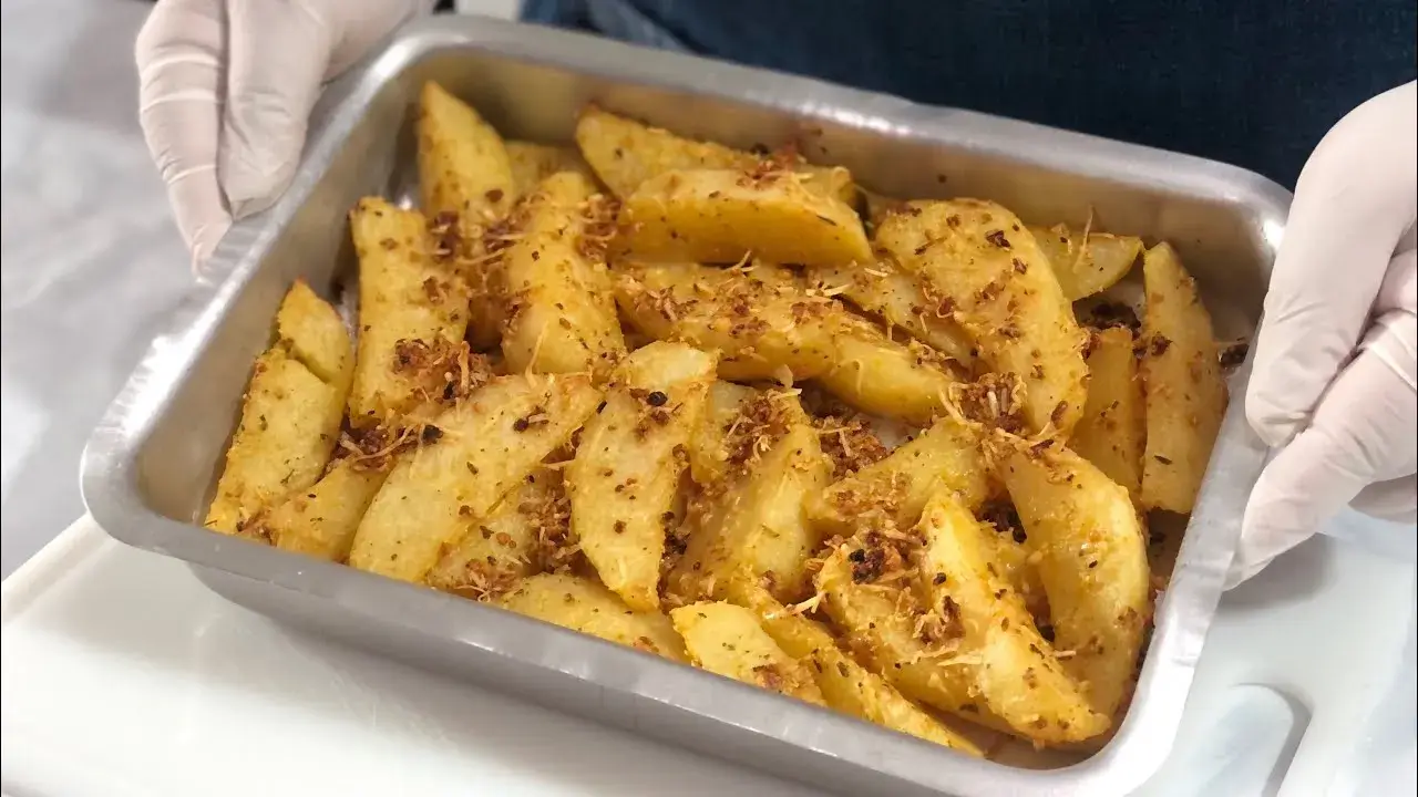 Batata Assada Crocante: Uma Receita Econômica e Versátil