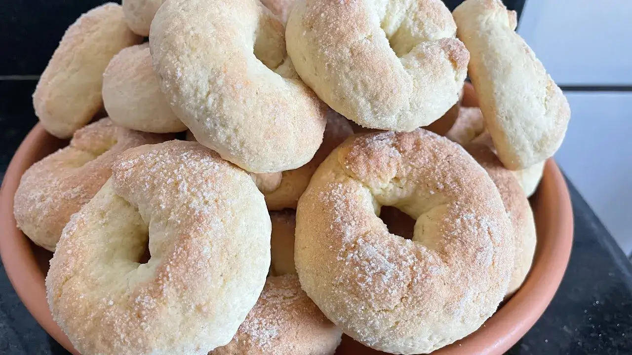 Biscoitos Caseiros Crocantes: Receita Fácil e Econômica para Qualquer Momento