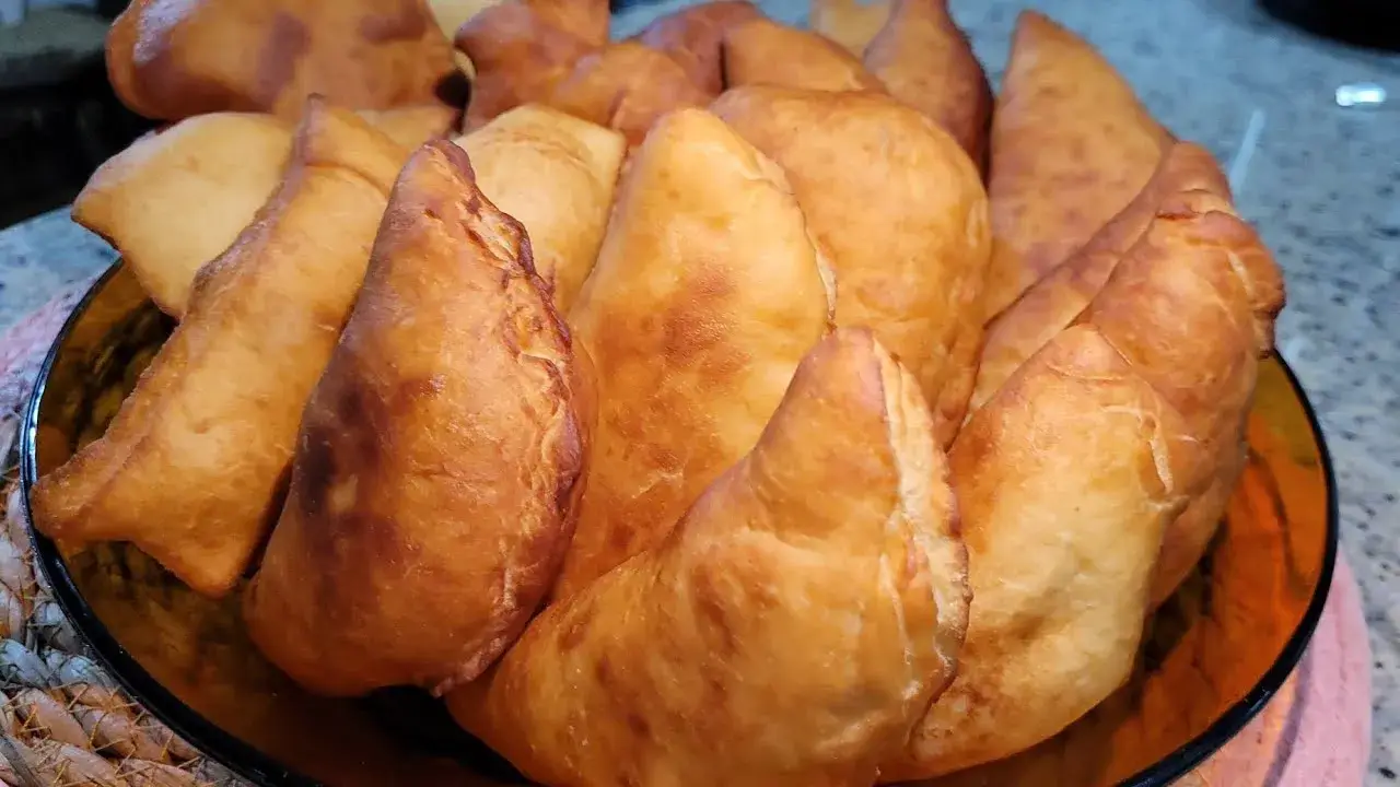 Bolinho de Vento Recheado: Uma Delícia Leve e Crocante para Seu Lanche