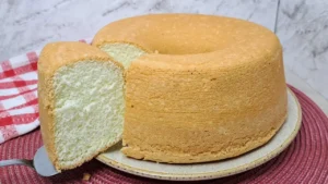 Bolo Brevidade de Maizena: O Segredo de uma Massa Leve e Deliciosa