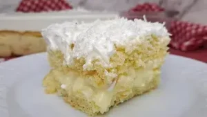 Bolo Gelado de Abacaxi com Merengue Italiano: Uma Delícia Cremosa para Surpreender