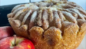 Bolo de Iogurte Natural com Maçã: Receita Simples e Cheia de Sabor