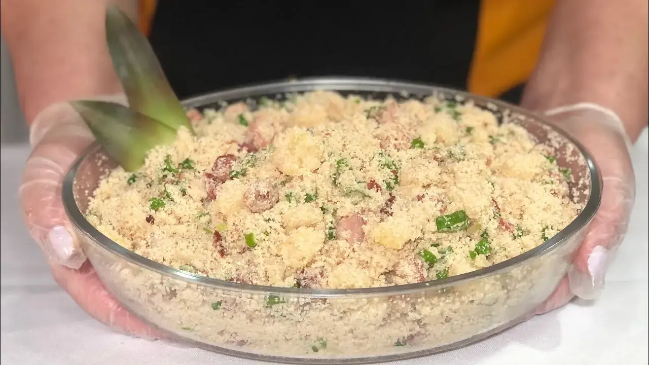 Farofa de Abacaxi com Bacon: Um Toque Doce e Molhadinho no Seu Churrasco