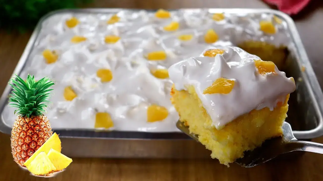 Bolo De Abacaxi Com Cobertura Cremosa e Merengue: Aprenda Essa Receita Saborosa