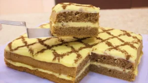 Bolo Indiano Fofo com Creme de Leite Condensado Vamos Fazer?
