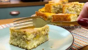 Bolo de Banana Recheado Simples e Caseiro já Faça Para o Café da Tarde