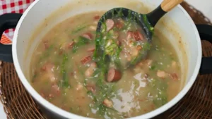 Caldo Verde Tradicional: Receita Fácil e Deliciosa para Dias Frios
