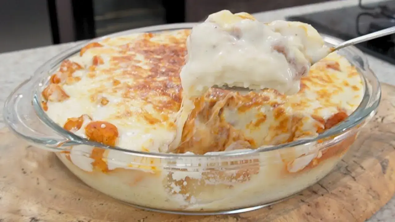 Frango Cremoso No Forno Com Purê E Queijo Derretido