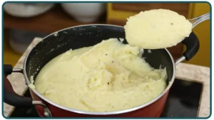 Purê de Batata Cremoso Com Requeijão e Queijo: Receita Fácil E Saborosa