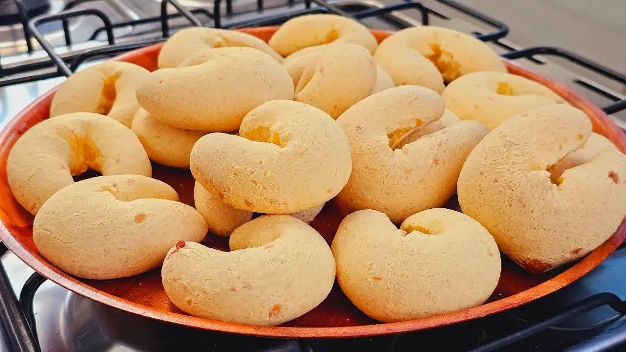 Biscoito de Polvilho com Flocão de Milho: Receita Crocante e Deliciosa