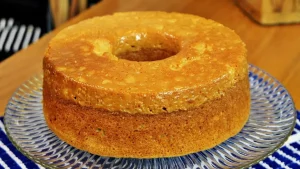 Bolo de Churros Invertido Que Já Sai Do Forno Recheado Com Doce De Leite