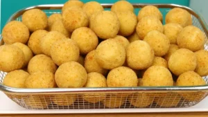 Bolinha de Queijo Crocante para Vender ou para o Lanche da Tarde