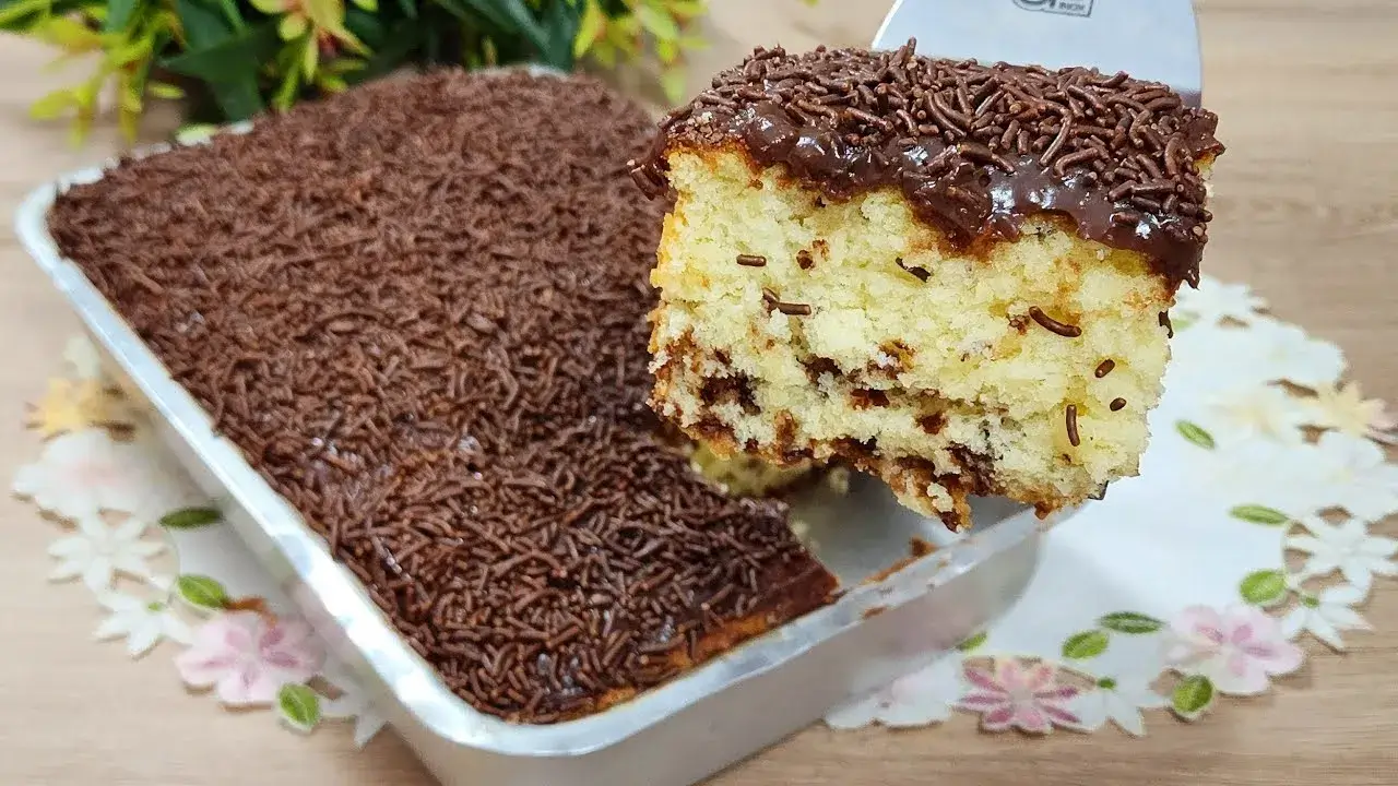 Bolo Amanteigado com Brigadeiro: Receita Fácil e Cremosa