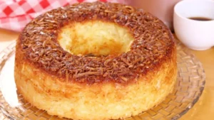 Bolo de Aipim com Calda Especial