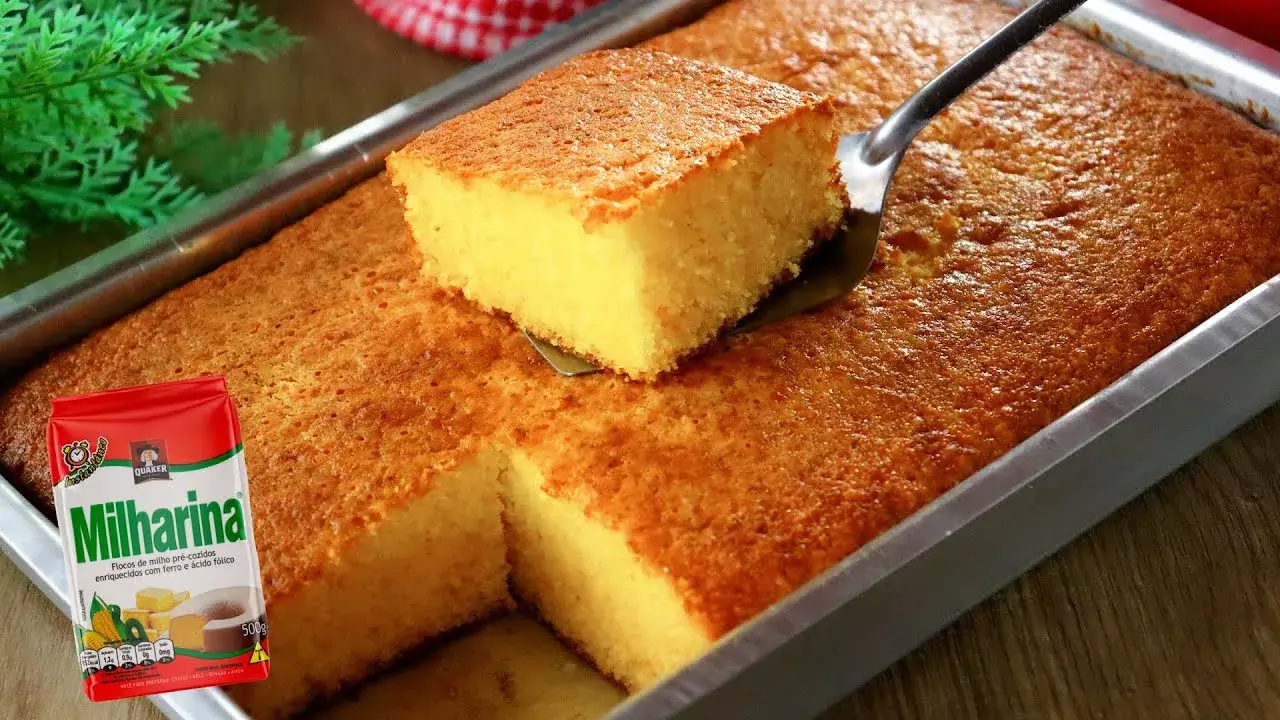 O bolo de milharina é perfeito para acompanhar um café da tarde ou servir como...