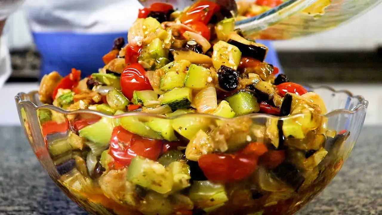 A caponata é uma receita prática e saborosa, perfeita para servir como acompanhamento, aperitivo ou...