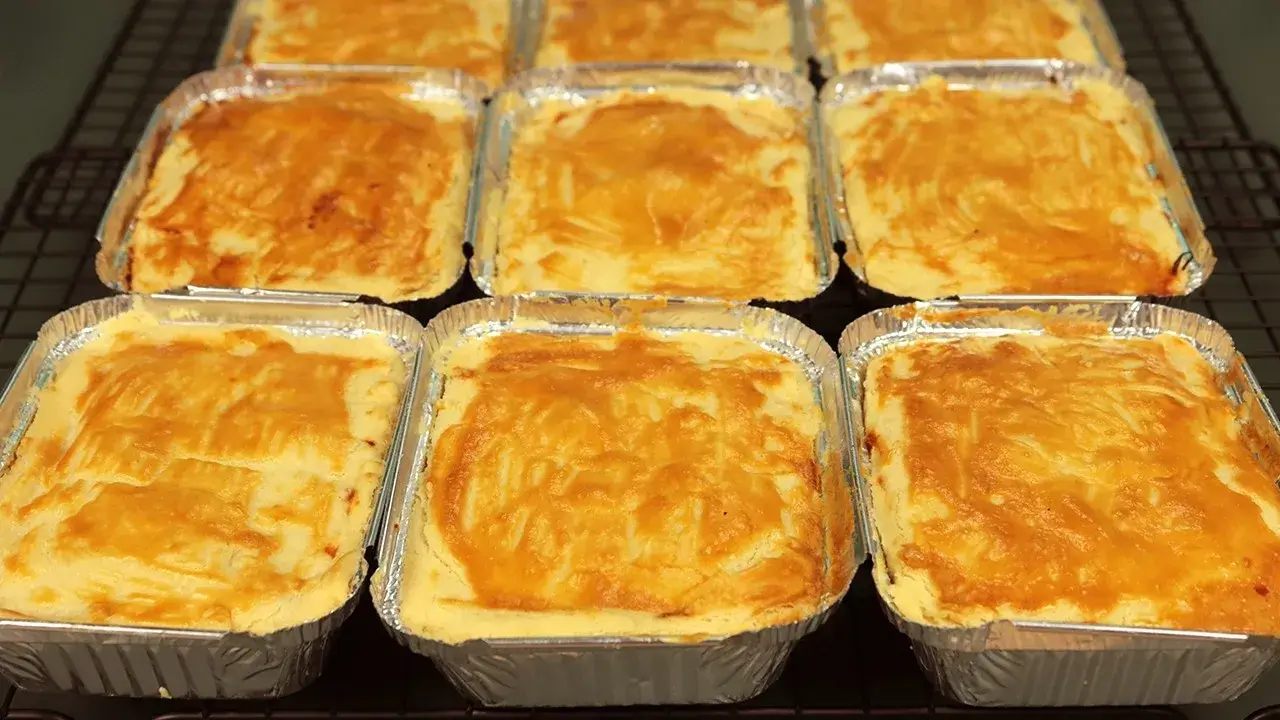O empadão de frango cremoso na marmita é uma receita prática, saborosa e com ótima...