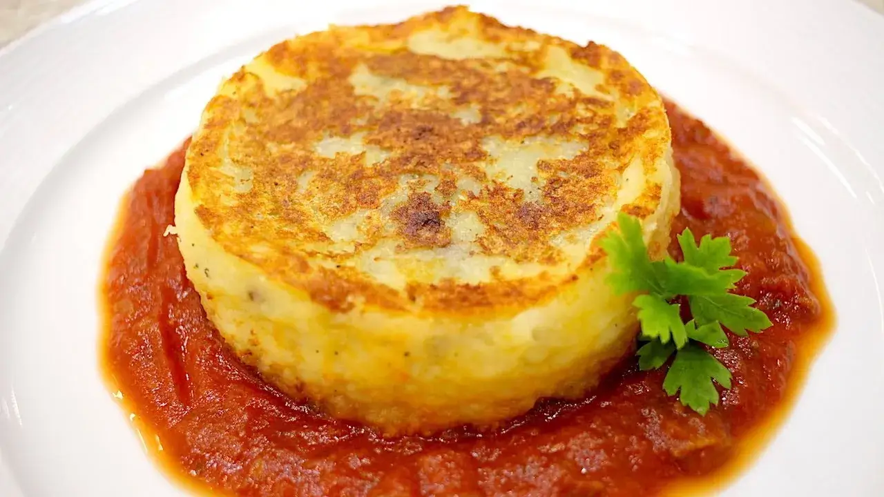 Polpetone de Batata Recheada Com Queijo e Carne Moída