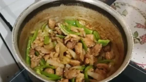 Quadradinho de Frango com Pimentão e Cebola: Receita Fácil e Saborosa