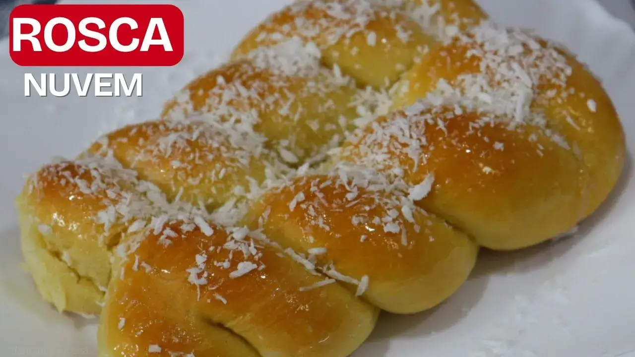 A rosca nuvem é um pão caseiro super macio e leve, ideal para o café...