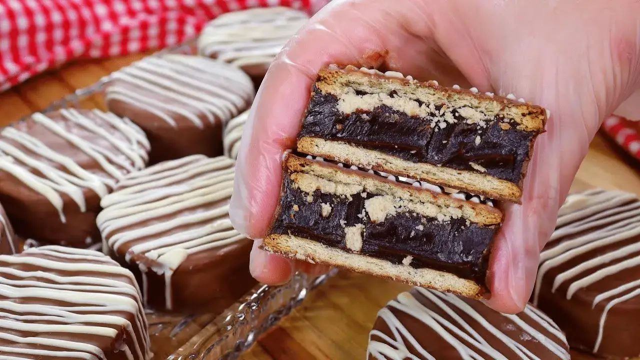 O alfajor com brigadeiro é aquele doce que conquista logo na primeira mordida. Ele combina...