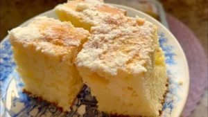 Bolo com gelatina que derrete na boca e fica super fofinho