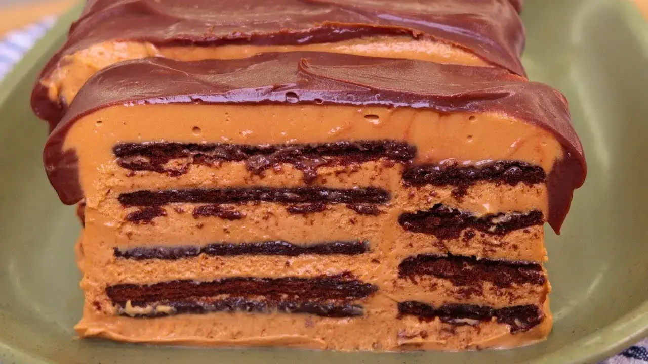 A Chocotorta Argentina é uma sobremesa deliciosa, cremosa e refrescante, perfeita para servir em festas,...