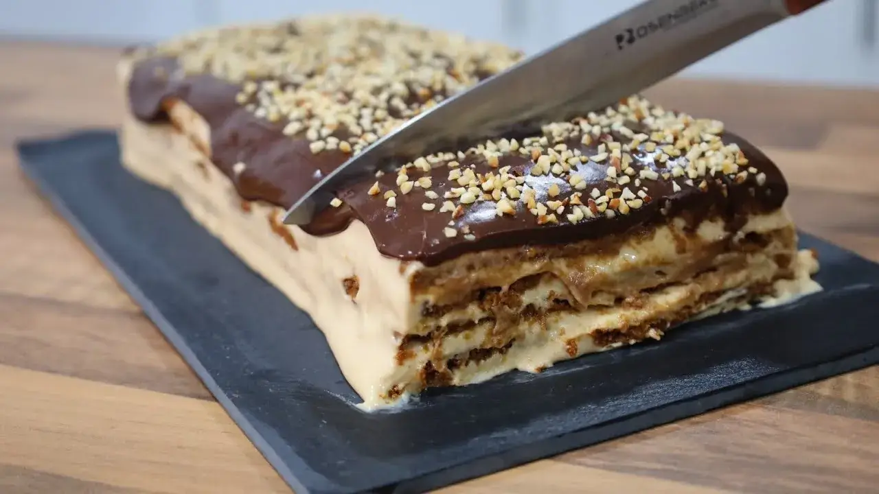 A chocotorta é um bolo de bolacha tradicional argentino, perfeito para sobremesas rápidas e saborosas....