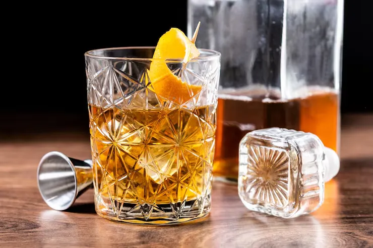 Drinks com whisky: As 10 receitas e dicas para turbinar suas bebidas!