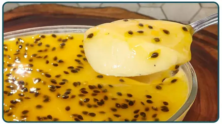 O mousse de maracujá é uma sobremesa refrescante, cremosa e perfeita para servir em qualquer...